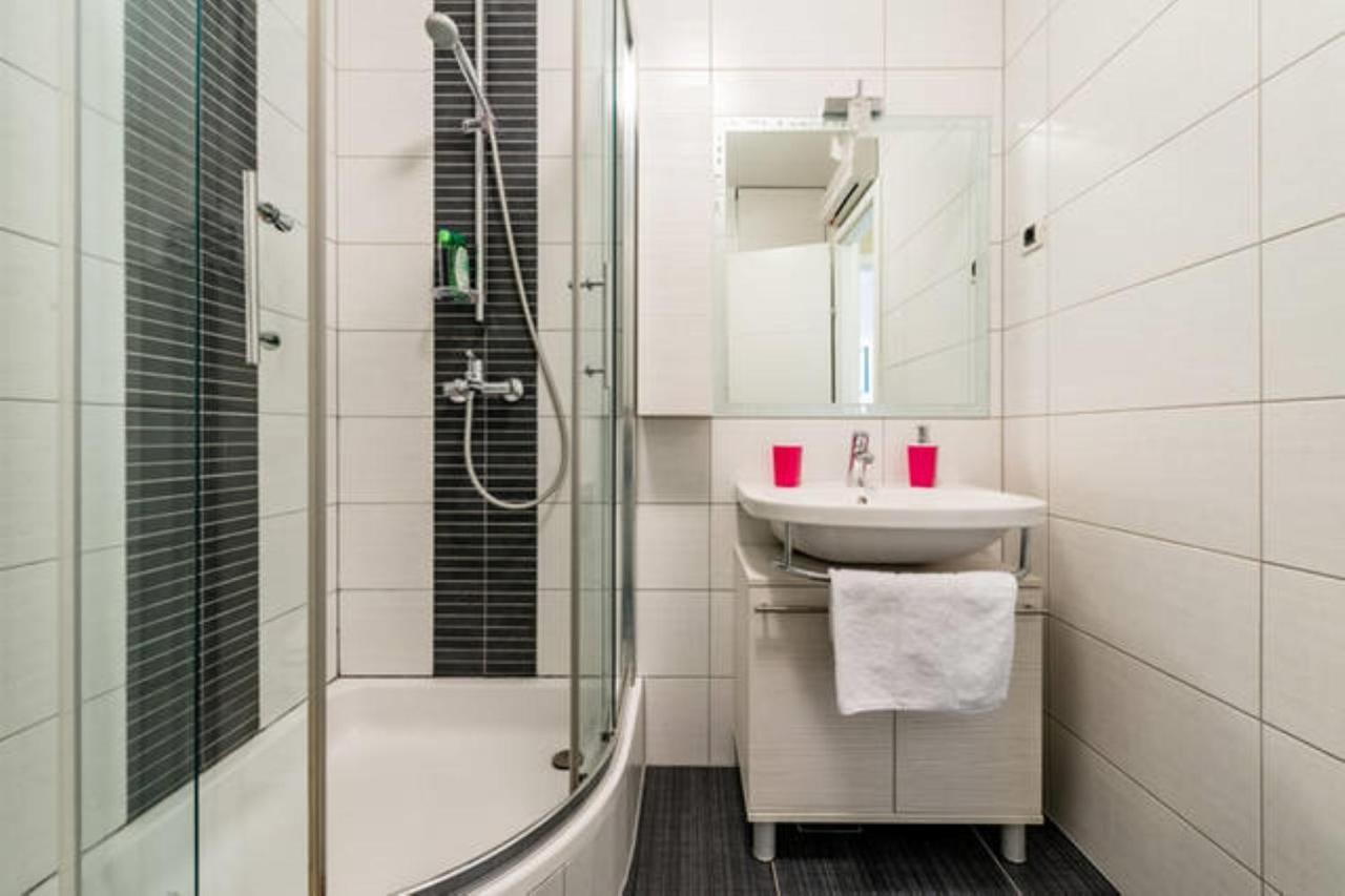 Near Beach Apartment Reno With Private Parking Split Bagian luar foto