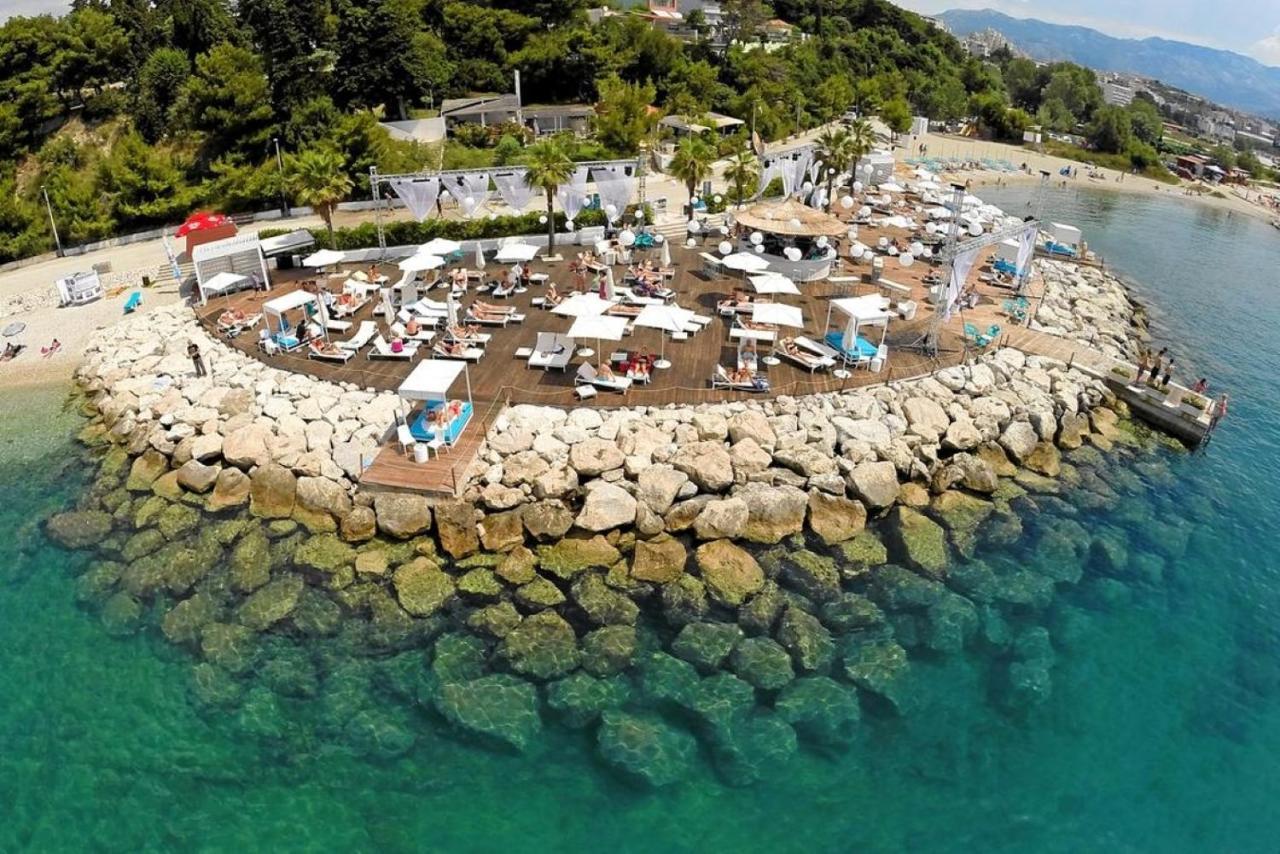 Near Beach Apartment Reno With Private Parking Split Bagian luar foto