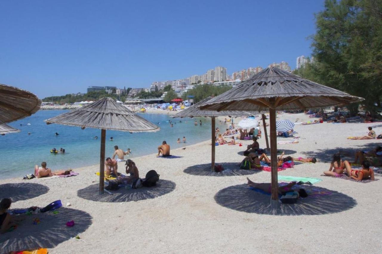 Near Beach Apartment Reno With Private Parking Split Bagian luar foto