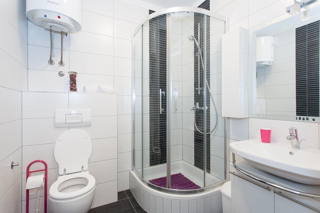 Near Beach Apartment Reno With Private Parking Split Bagian luar foto