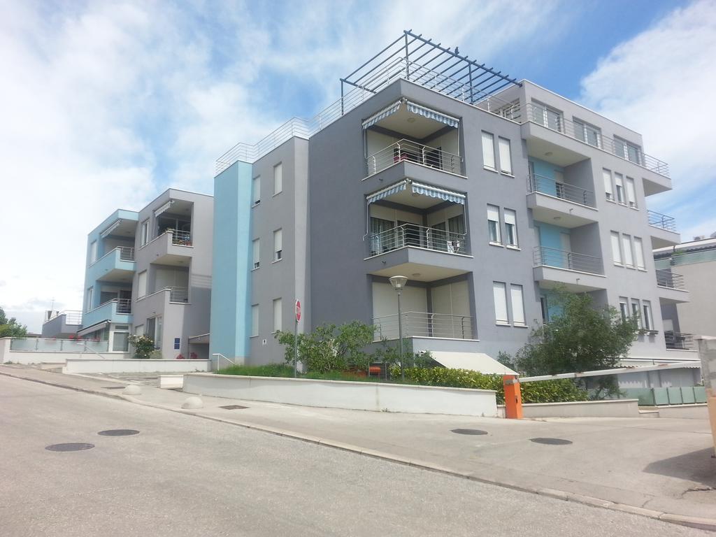 Near Beach Apartment Reno With Private Parking Split Bagian luar foto