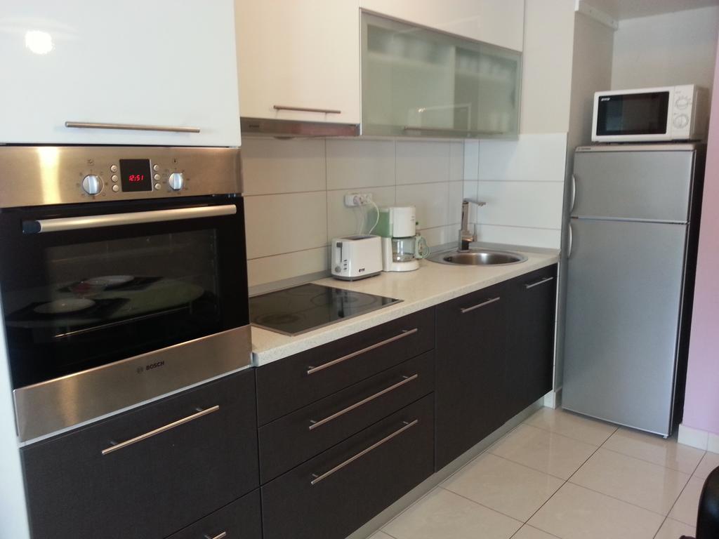 Near Beach Apartment Reno With Private Parking Split Bagian luar foto