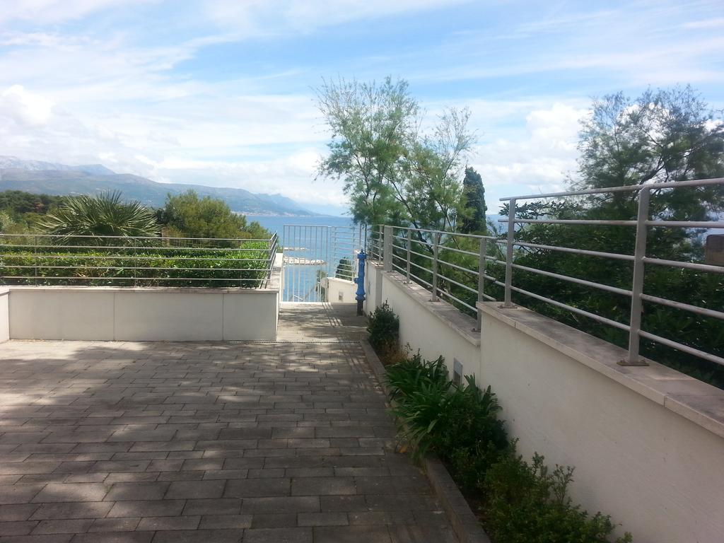 Near Beach Apartment Reno With Private Parking Split Bagian luar foto