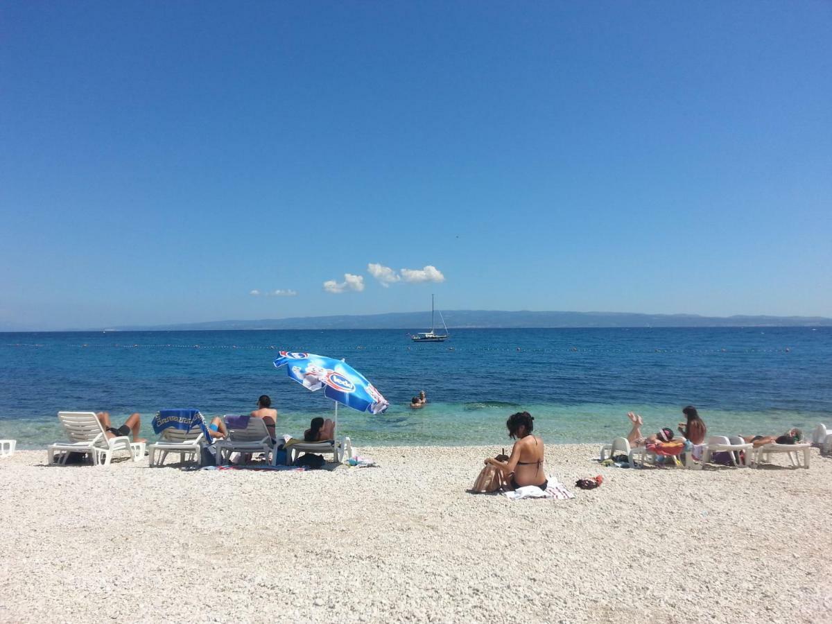 Near Beach Apartment Reno With Private Parking Split Bagian luar foto