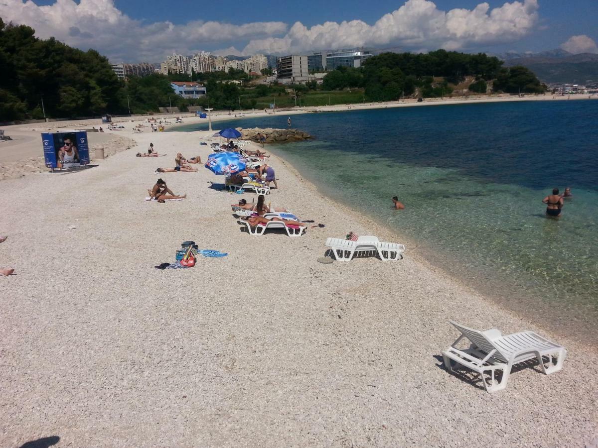 Near Beach Apartment Reno With Private Parking Split Bagian luar foto