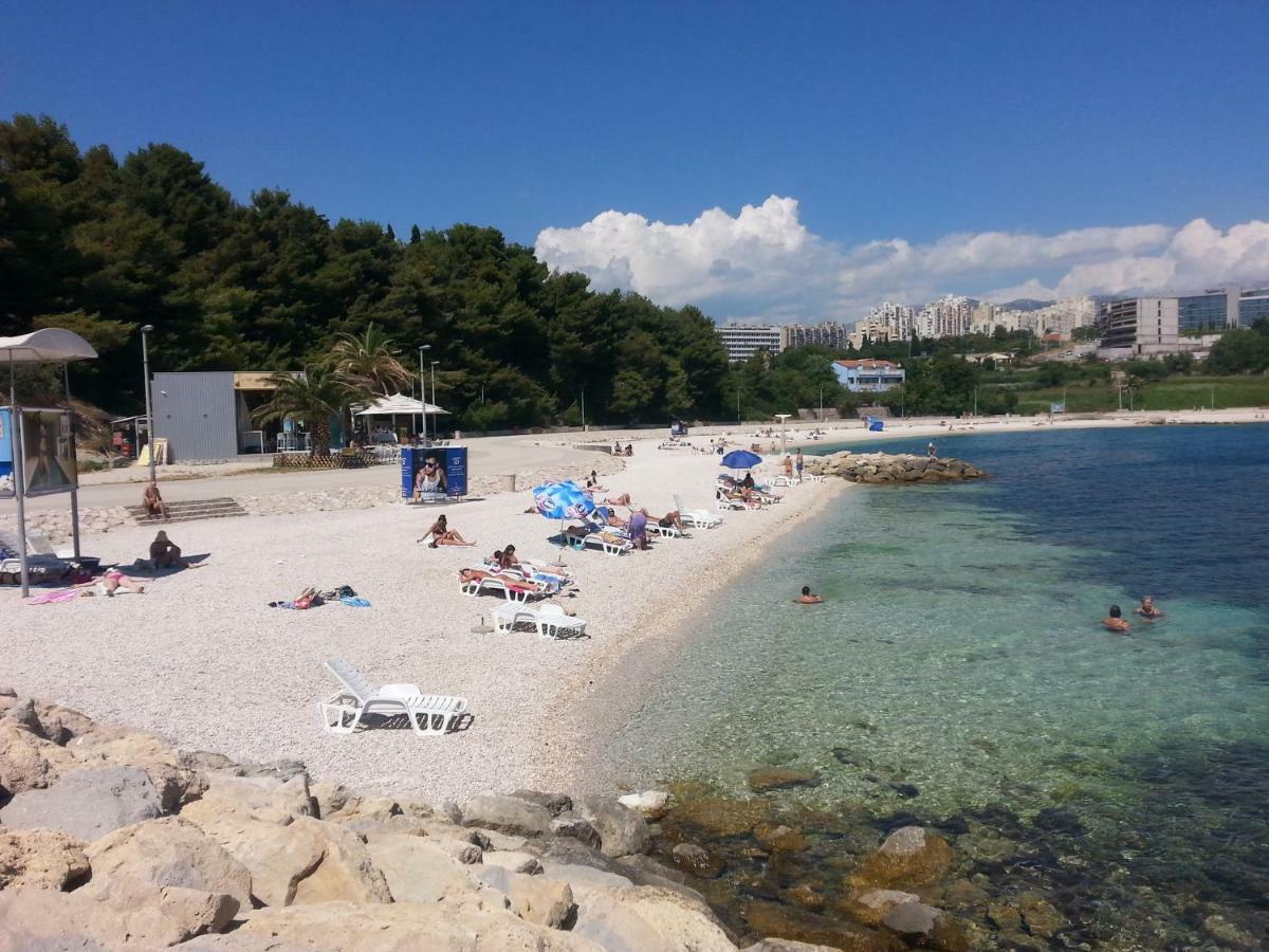Near Beach Apartment Reno With Private Parking Split Bagian luar foto