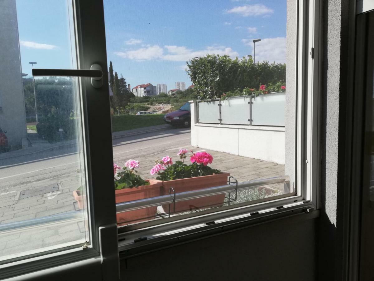 Near Beach Apartment Reno With Private Parking Split Bagian luar foto